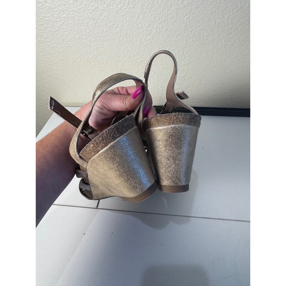 NWOT Mephisto Gaby Spark Wedge Sandals Women 42 Gold Metallic Strappy Minimalist - Picture 3 of 9